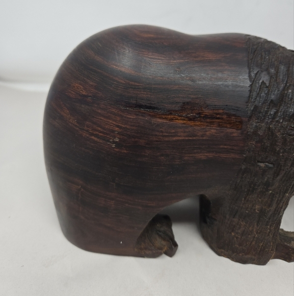Wood Wilderness Carved Bear Catching A Fish In Mouth  Rich Brown Color Heavy - Picture 7 of 14